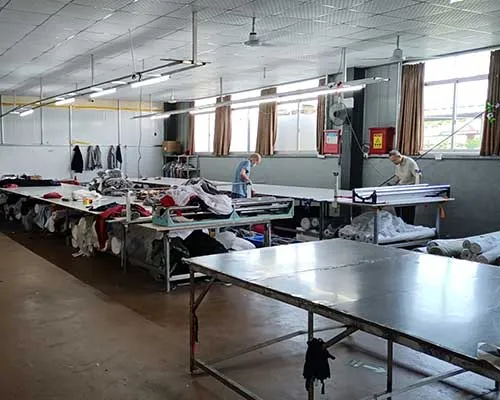 西装工作服定制工厂：专业设计与高效生产服务解析