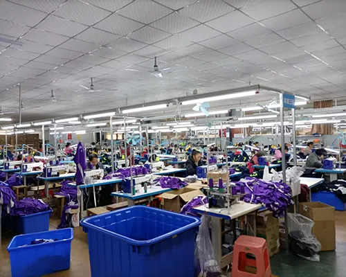 重庆工装定制如何控制成本？规模化生产与标准版型解析
