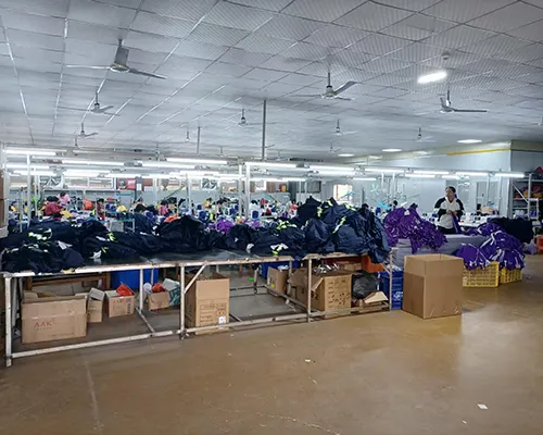 长袖T恤如何摆脱平庸？4个维度解锁高阶穿搭