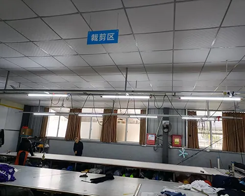 工作服的作用是什么？解析企业形象与安全管理双重视角